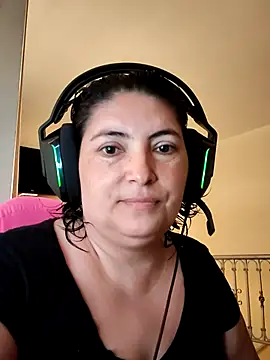 Snapshot of lina_maria99 chatting on 09.17.25 lina maria99 online show from 09.17.25