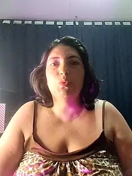 Snapshot of lina_maria99 chatting on 10.15.25 lina maria99 online show from 10.15.25