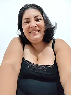 Snapshot of lina_maria99 chatting on 10.24.25 lina maria99 online show from 10.24.25