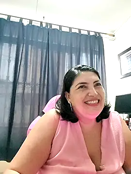Snapshot of lina_maria99 chatting on 10.29.25 lina maria99 online show from 10.29.25
