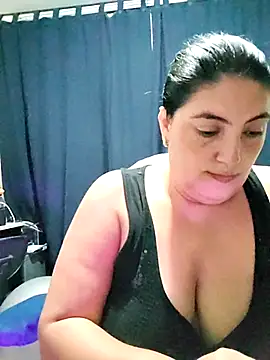 Snapshot of lina_maria99 chatting on 11.05.25 lina maria99 online show from 11.05.25