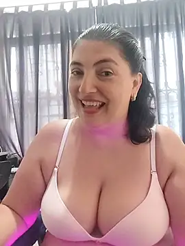 Snapshot of lina_maria99 chatting on 11.09.25 lina maria99 online show from 11.09.25