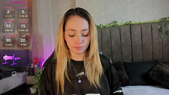 LanaMills  online show from 02.04.26