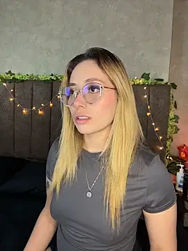 LanaMills  online show from 03.06.26