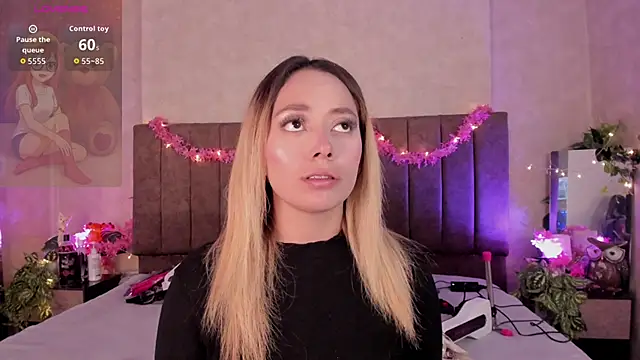 LanaMills  online show from 04.28.26