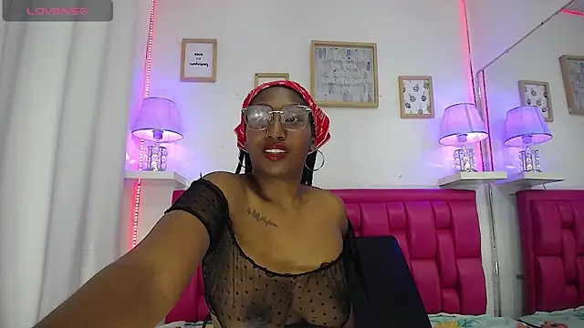 MiahLove3x online show from 11.15.25