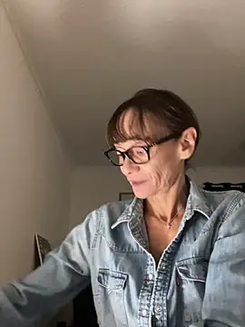 Snapshot of Chris06d22@xh chatting on 10.13.25 Chris06d22xh online show from 10.13.25