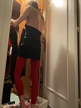 Snapshot of Chris06d22@xh chatting on 10.30.25 Chris06d22xh online show from 10.30.25