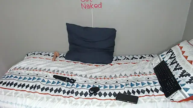 Lunalee online show from 10.05.25