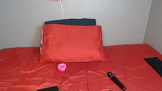 Lunalee online show from 11.10.25