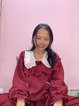 Snapshot of Hana-44 chatting on 11.14.25 Hana-44 online show from 11.14.25