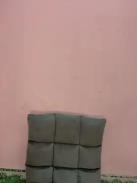 Snapshot of Hana-44 chatting on 11.19.25 Hana-44 online show from 11.19.25