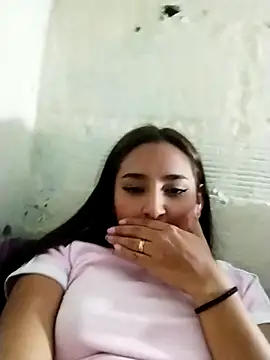 Snapshot of emilyvalencia_1 chatting on 10.12.25 emilyvalencia 1 online show from 10.12.25