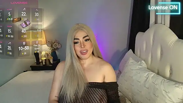 Snapshot of Unforgettable_Maria chatting on 07.17.26 Unforgettable Maria online show from 07.17.26