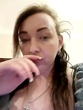 Snapshot of DanaNeon chatting on 04.07.26 DanaNeon online show from 04.07.26