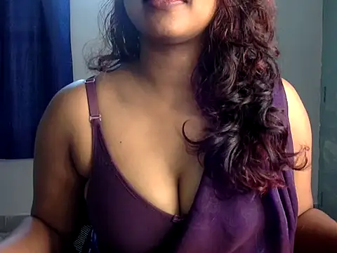 Snapshot of Hot-Honey20 chatting on 10.20.25 Hot-Honey20 online show from 10.20.25