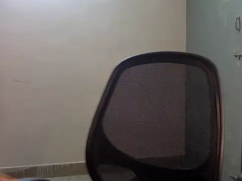 Snapshot of Hot-Honey20 chatting on 11.12.25 Hot-Honey20 online show from 11.12.25