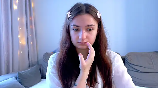 Snapshot of Lelia_Vibe chatting on 11.17.25 Lelia Vibe online show from 11.17.25