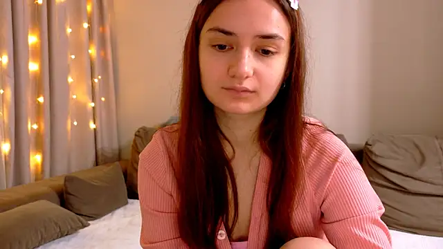 Snapshot of Lelia_Vibe chatting on 11.19.25 Lelia Vibe online show from 11.19.25