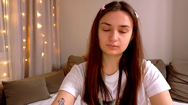 Snapshot of Lelia_Vibe chatting on 12.04.25 Lelia Vibe online show from 12.04.25