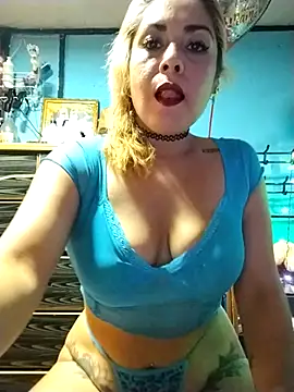Snapshot of Ashleycam69 chatting on 12.20.25 Ashleycam69 online show from 12.20.25