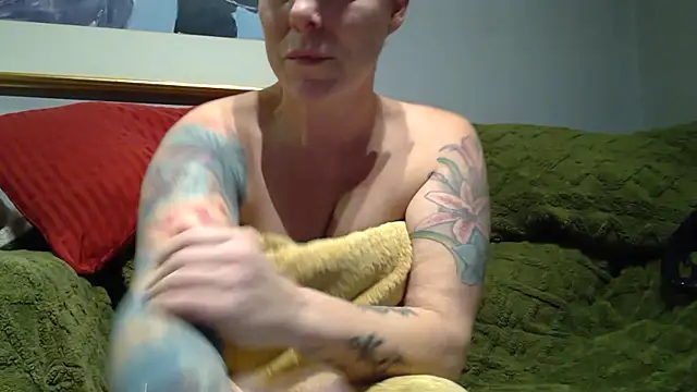 Island Siren online show from 10.23.25