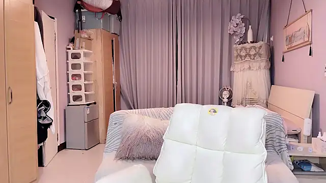 Y2Luvk online show from 09.10.25