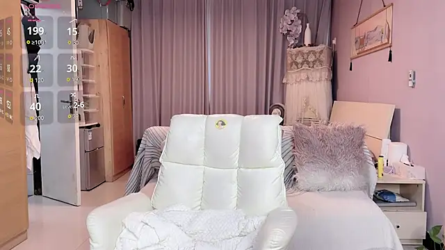 Y2Luvk online show from 10.02.25