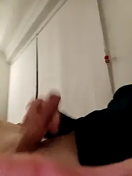 Snapshot of DannySastre91 chatting on 12.16.25 DannySastre91 online show from 12.16.25