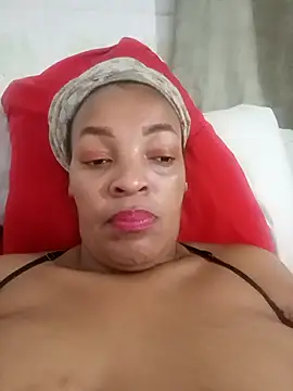 Snapshot of Eroticdollxx3 chatting on 10.01.25 Eroticdollxx3 online show from 10.01.25