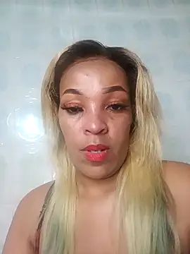 Snapshot of Eroticdollxx3 chatting on 10.16.25 Eroticdollxx3 online show from 10.16.25