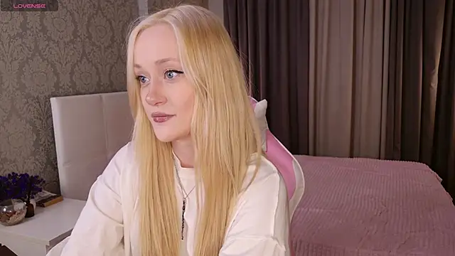 Snapshot of HeyMonkey_ chatting on 02.03.26 HeyMonkey online show from 02.03.26