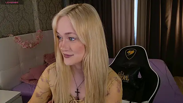 Snapshot of HeyMonkey_ chatting on 02.17.26 HeyMonkey online show from 02.17.26