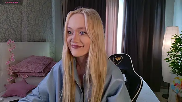 Snapshot of HeyMonkey_ chatting on 03.16.26 HeyMonkey online show from 03.16.26