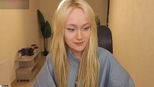 Snapshot of HeyMonkey_ chatting on 03.25.26 HeyMonkey online show from 03.25.26