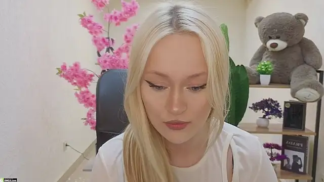 Snapshot of HeyMonkey_ chatting on 03.29.26 HeyMonkey online show from 03.29.26