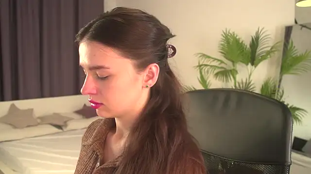 Olivia Farrell online show from 11.15.25