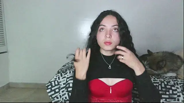 Snapshot of aliceclair_ chatting on 10.23.25 aliceclair online show from 10.23.25
