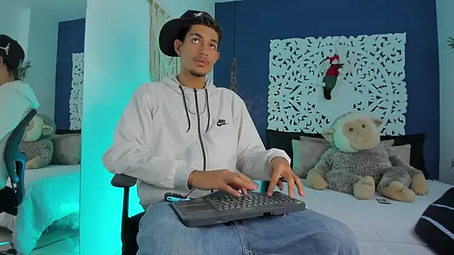 Adonis WB online show from 11.14.25