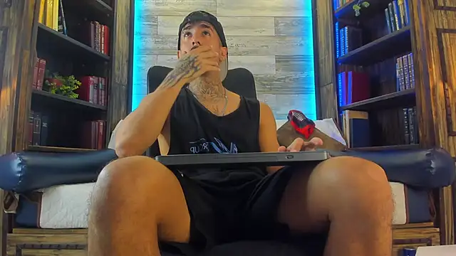 Donovan Desmond online show from 10.28.25