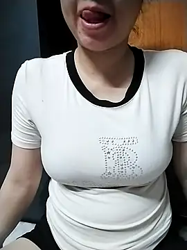 Mie rose online show from 04.25.26