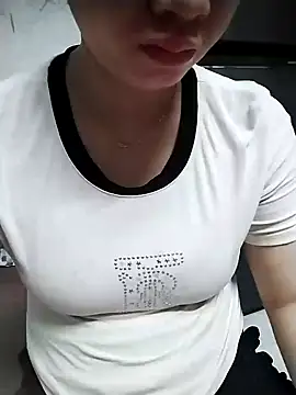 Snapshot of Mie_rose chatting on 06.13.26 Mie rose online show from 06.13.26