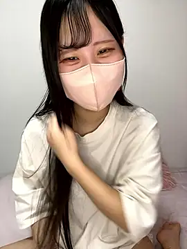 Snapshot of noa_uxu chatting on 09.17.25 noa uxu online show from 09.17.25