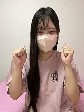 Snapshot of noa_uxu chatting on 09.29.25 noa uxu online show from 09.29.25