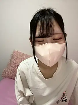 Snapshot of noa_uxu chatting on 09.30.25 noa uxu online show from 09.30.25