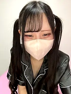 Snapshot of noa_uxu chatting on 10.04.25 noa uxu online show from 10.04.25