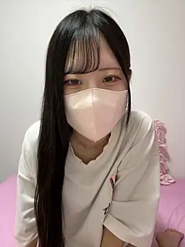 Snapshot of noa_uxu chatting on 10.10.25 noa uxu online show from 10.10.25