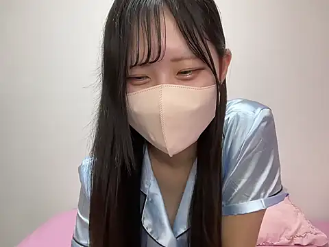 Snapshot of noa_uxu chatting on 10.13.25 noa uxu online show from 10.13.25