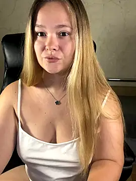 Snapshot of CaramelleSugar_ chatting on 09.21.25 CaramelleSugar  online show from 09.21.25