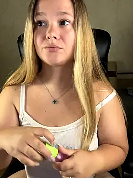 Snapshot of CaramelleSugar_ chatting on 09.26.25 CaramelleSugar  online show from 09.26.25